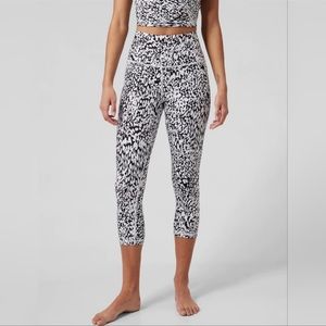 EUC Athleta Elation Capri - Ocelot